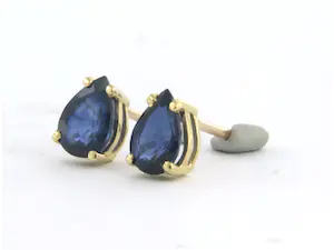 18k geel gouden oorbellen bezet met saffier 1.72 ct kopen? Bied vanaf 300!