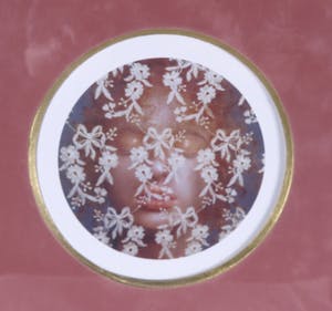 Cornelie Tollens - Foto, Vrouw achter een Kanten Gordijn kopen? Bied vanaf 1!