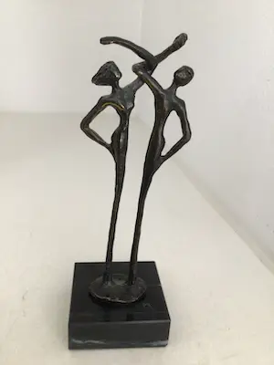 AcheterCorry Ammerlaan - Sculptuur “ TOGETHER “? Enchérissez de 1!