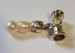 Zilveren hanger gezet met parel kopen? Bied vanaf 55!