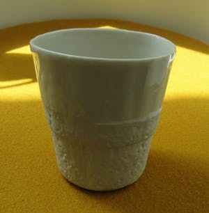 Hella Jongerius - Moderne biscuit porseleinen beker uitvoering Tichelaar Makkum kopen? Bied vanaf 10!