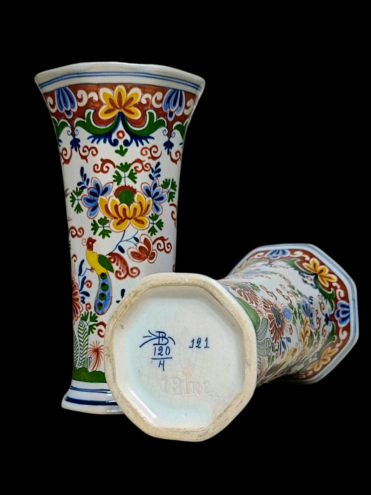 Royal Boch - Een paar Boch "Cornet" vazen. Periode bekend als "De schilderskamer". kopen? Bied vanaf 118!