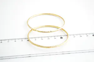 23 - Fraaie set 18 karaats gouden gefaseerd afgewerkte dames ambanden kopen? Bied vanaf 370!