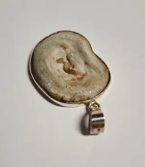 Nieuwe zilveren hanger met kristalagaat kopen? Bied vanaf 55!