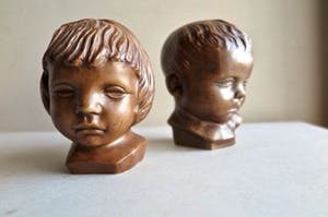 Niet of onleesbaar gesigneerd - Atelier Gebroeders van Paridon - Set Kinderkopjes / Bustes - Gemerkt kopen? Bied vanaf 1!