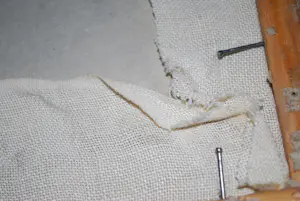 Wolf Reuther - Vrouw staand aan een piano - mooi ingelijst borduurwerk kopen? Bied vanaf 80!