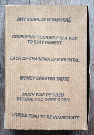 Jenny Holzer - De "Truisms Stamp Set" kopen? Bied vanaf 450!