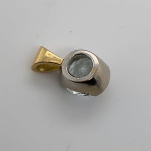 18kt bicolor hanger met aquamarijn, 4,20gr kopen? Bied vanaf 190!