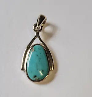Een prachtige zilveren hanger met een mooie Turkoois edelsteen kopen? Bied vanaf 50!