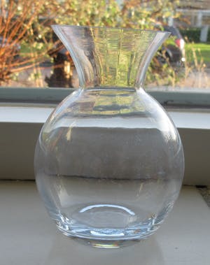 Niet of onleesbaar gesigneerd - Optiek blank glazen vaasje kopen? Bied vanaf 1!