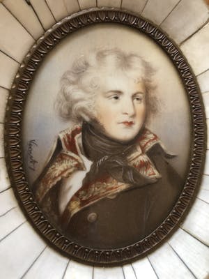 Niet of onleesbaar gesigneerd - 2 Miniatuur schilderijtjes / portretjes ivoor / schildpad - voor 1947 kopen? Bied vanaf 1!