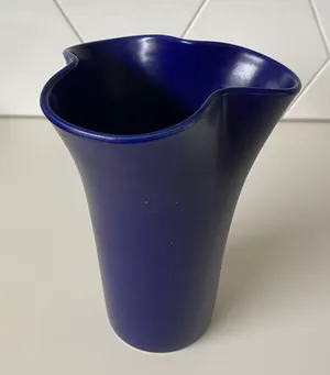 Niet of onleesbaar gesigneerd - Design blauw aardewerken ontwerp G. Eriksson voor Gabriel Keramik Zweden kopen? Bied vanaf 1!