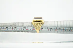 61- Grote hoog gehalte 22krt geel gouden ring met gefacetteerde rode steen kopen? Bied vanaf 280!