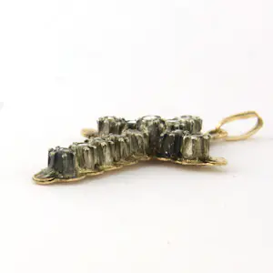 14k goud met zilver kruis hanger bezet met roos diamanten totaal circa 0.10ct kopen? Bied vanaf 285!