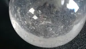 Royal Leerdam - Dikwandig bolvaasje met ingesloten luchtbellen (1975) kopen? Bied vanaf 1!