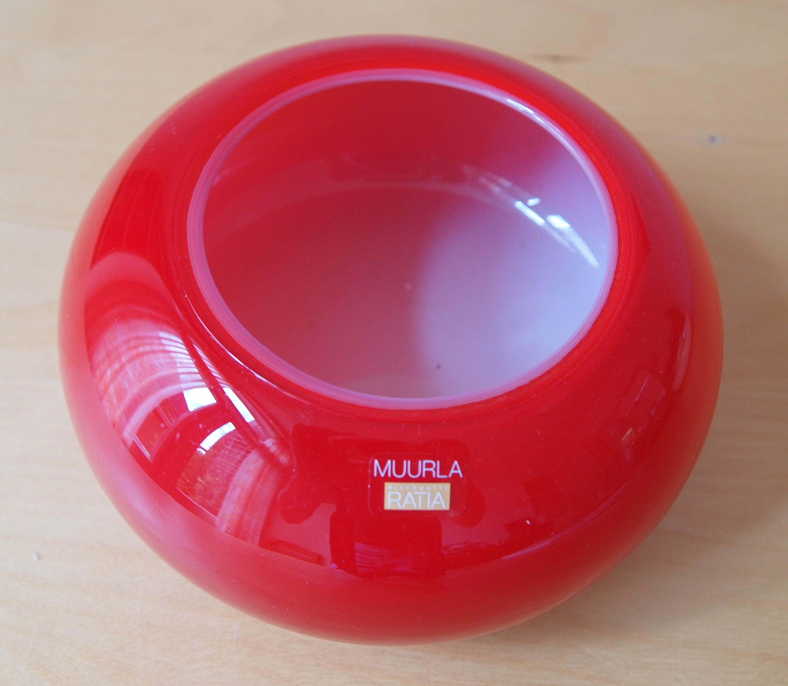 Niet of onleesbaar gesigneerd - Rode opaline hand geblazen Finse kandelaar van Muurla Ratia kopen? Bied vanaf 1!