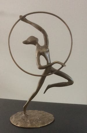 Niet of onleesbaar gesigneerd - Danseres met hoepel kopen? Bied vanaf 1!