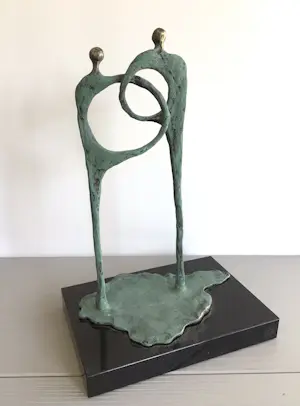 Corry Ammerlaan - Sculptuur “ De menselijke schakel “ kaufen? Bieten Sie von 89!