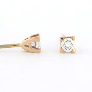 Acheter18k rosegouden solitair oorknoppen met briljant geslepen diamant tot. 0.10ct? Enchérissez de 190!