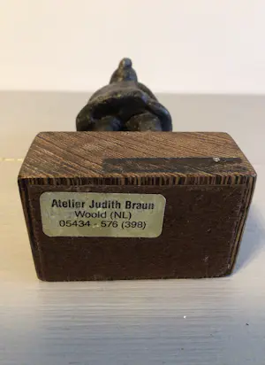 Judith Braun - “ Meisje met cadeau “ kopen? Bied vanaf 69!