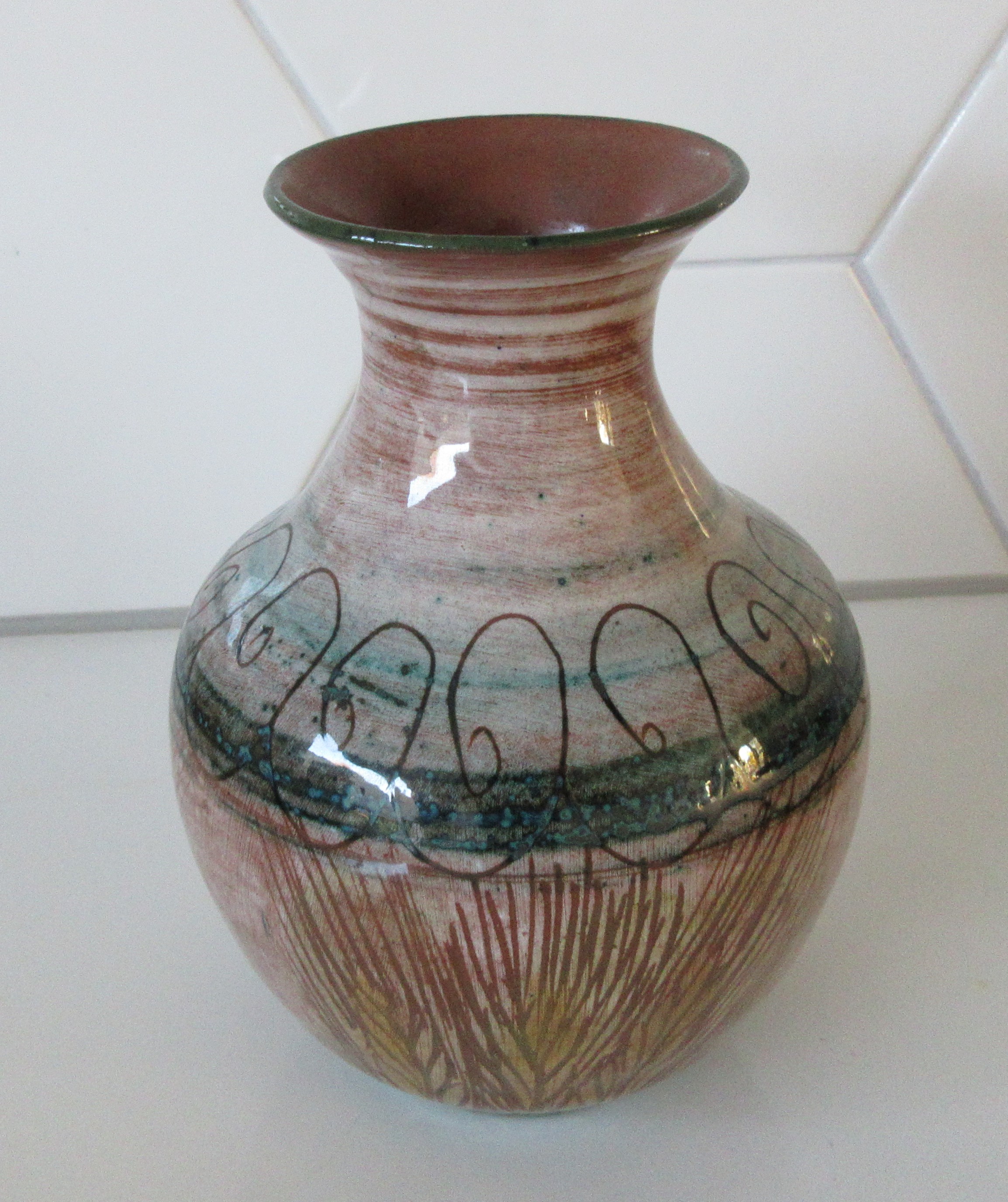 Niet of onleesbaar gesigneerd - Studio keramisch vaasje met handbeschilderd fantasie decor kopen? Bied vanaf 1!