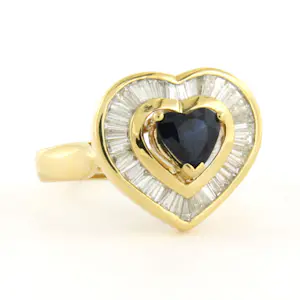 18k gouden ring met saffier en taper vorm geslepen diamant tot. 0.50ct kopen? Bied vanaf 510!