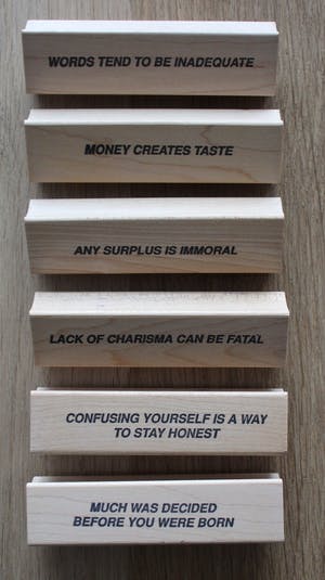 Jenny Holzer - De "Truisms Stamp Set" kopen? Bied vanaf 450!