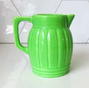 Niet of onleesbaar gesigneerd - Art deco licht groene aardewerken kan van Orchies model N3 verkocht voor € 1!