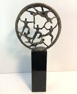 AcheterCorry Ammerlaan - Sculptuur “ Samenwerking door beweging “? Enchérissez de 1!