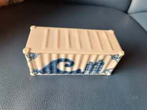 Koninklijke Tichelaar Makkum - Hugo Kaagman – Art on a Box Container 373/500 – Royal Tichelaar Makkum kopen? Bied vanaf 250!