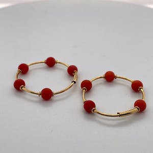 18kt gouden oorringen met bloedkoraal, 3,09gr kopen? Bied vanaf 100!