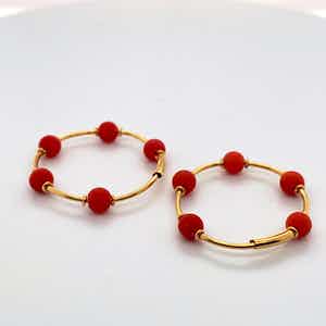 18kt gouden oorringen met bloedkoraal, 3,09gr verkocht voor € 100!