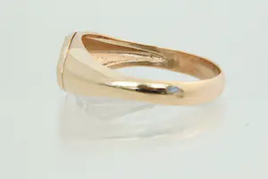 67 - Bijzondere 14 Krt rosé gouden ring met een diamanten "oog" (0.01ct) kopen? Bied vanaf 260!