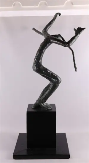 Jitse Sikkema - Bronzen sculptuur: Butoh II - Japanse danser kopen? Bied vanaf 1000!