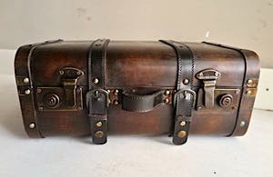 Curiosa - Vijf retro Koffertjes - Hout, Leer, Skai Messing beslag - PRIJS VERLAAGD kopen? Bied vanaf 89!