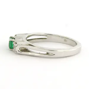 18k gouden ring met smaragd en old mine cut geslepen diamant tot. 0.20ct kopen? Bied vanaf 210!