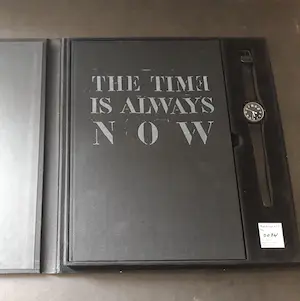 Viktor IV - horloge, bulgar time (loopt achteruit) in cassette met boek kaufen? Bieten Sie von 300!