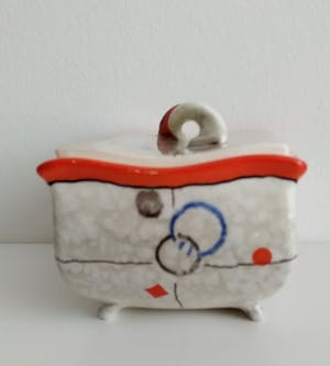 Niet of onleesbaar gesigneerd - Art Deco, keramiek, bewaardoos uit ca 1920 kopen? Bied vanaf 1!