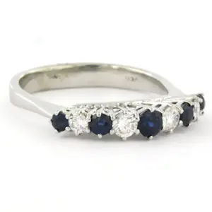 18k wit gouden ring bezet met saffier en briljant geslepen diamant tot. 0.30ct kopen? Bied vanaf 600!