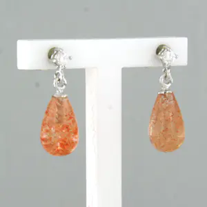 18k wit gouden oorhangers met zonnesteen en briljant geslepen diamant tot.0.09ct kopen? Bied vanaf 230!