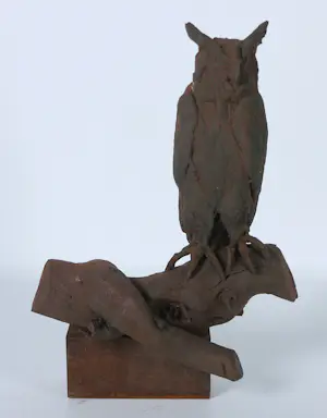 Paul Beckers - Twee sculpturen van ijzer en terracotta, Vogels (oehoe en uiltjes) + boek! kopen? Bied vanaf 200!