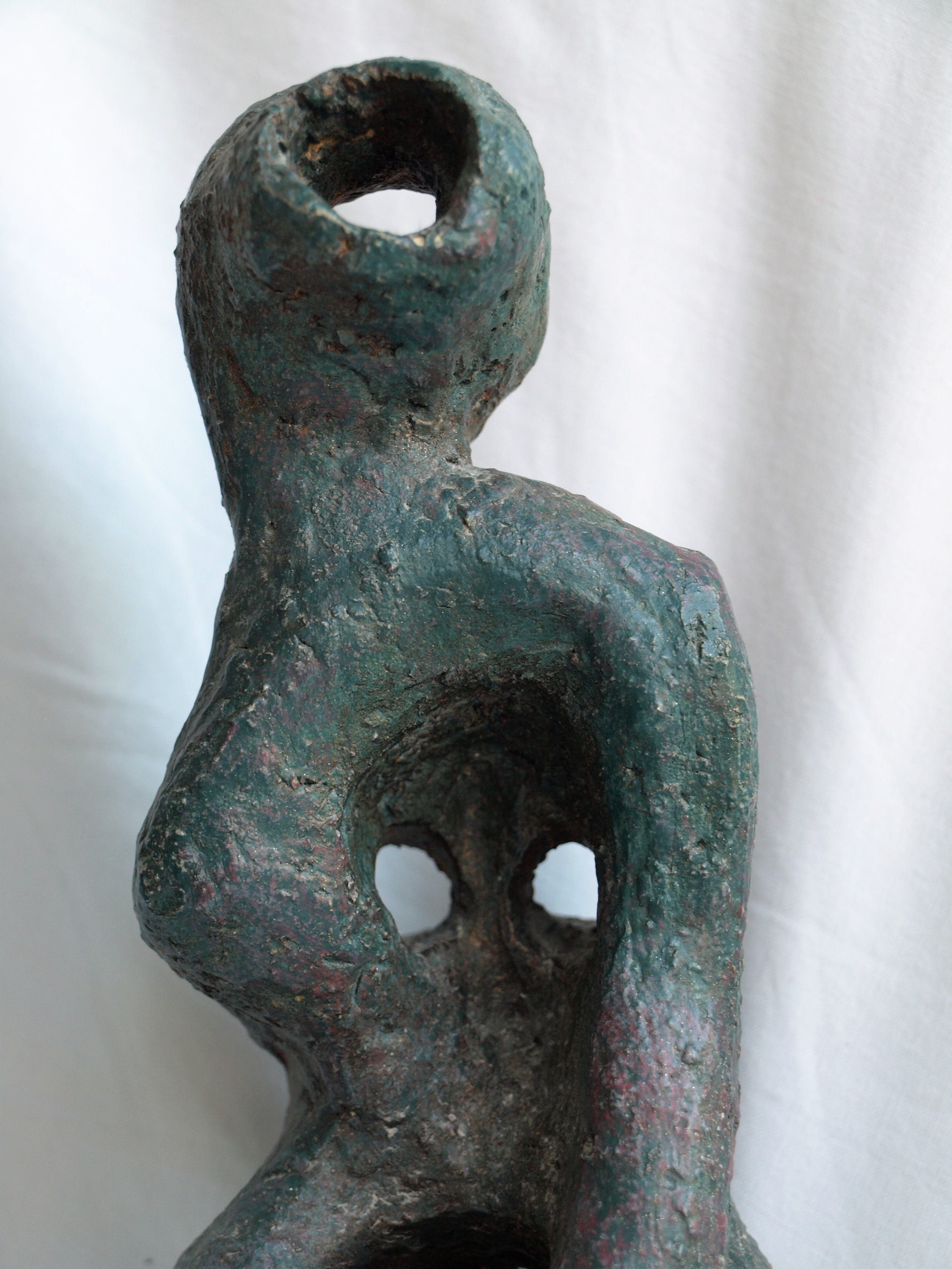 Klaas Pijlman - Sculpture , Madonna – Chamotte / Aardewerk – ca 1970 kopen? Bied vanaf 75!