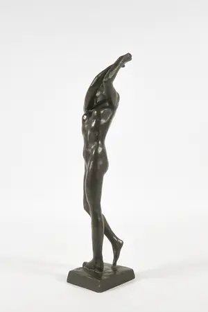 Kees Verkade - Bronzen beeld van een staande naakte vrouw kopen? Bied vanaf 1500!