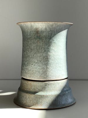 Anne van der Waerden - Beker op voet kopen? Bied vanaf 350!