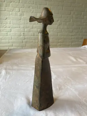 Brons (Onbekend) - Bronzen beeldje van een non, modernistisch abstract kopen? Bied vanaf 50!