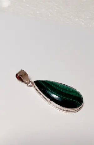 Zilveren hanger met ovale Malachiet we kopen? Bied vanaf 35!