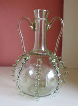 Niet of onleesbaar gesigneerd - Replica van 18e eeuwse Antieke glazen Bruidskaraf verkocht voor € 10!