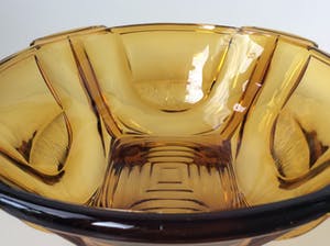 Niet of onleesbaar gesigneerd - Art Deco persglas schaal kopen? Bied vanaf 1!