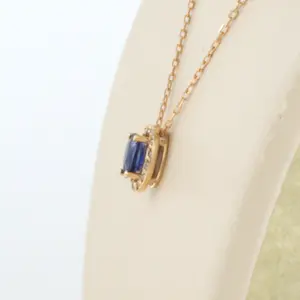 14k gouden collier met hanger bezet saffier en briljant geslepen diamant 0,07ct kopen? Bied vanaf 185!