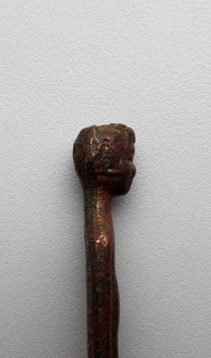 Niet of onleesbaar gesigneerd - Naakte Jongen - Brons kopen? Bied vanaf 1!